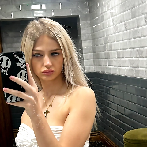 Khloe