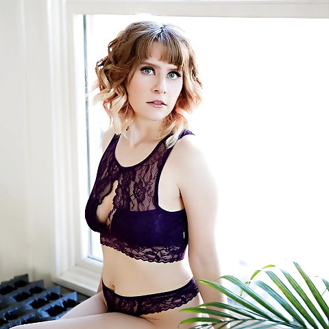 Savannah Chavez Free  Petite Quirki