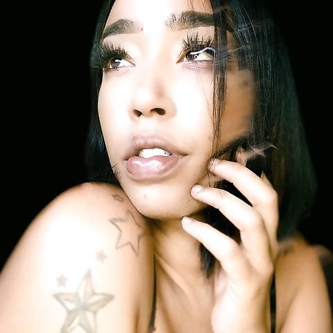 - OnlyFans profile picture