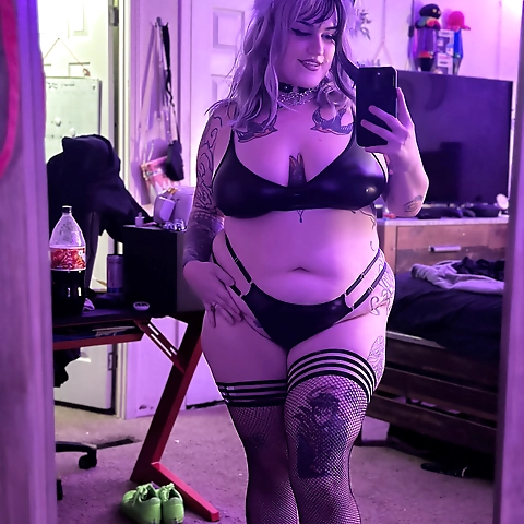 - OnlyFans profile picture