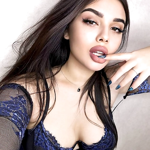 AnnaRED 18 yo OnlyFans profile picture