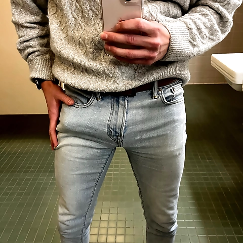 - OnlyFans profile picture