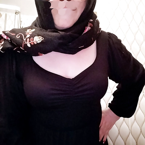 Hijab woman OnlyFans profile picture