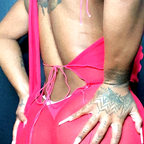 Step into the ring with Lex Love, where kickboxing meets pure desire. This fighter knows how to throw punches and take names—while keeping it steamy in between rounds. Ready for some knockout action? OnlyFans profile picture