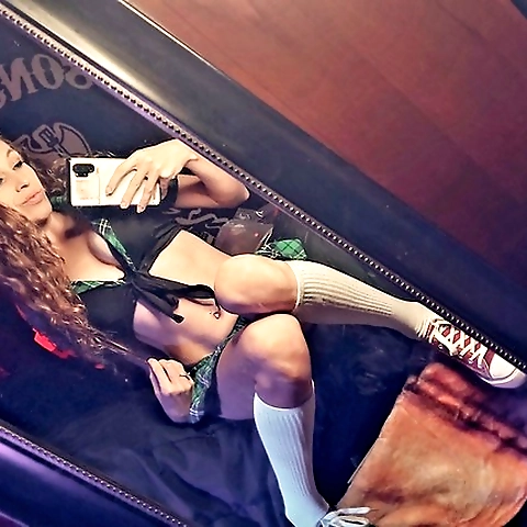 - OnlyFans profile picture