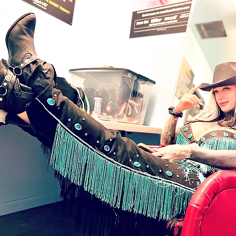 My showgirl show from a recent gig in TN 🖤⚡️ ... Ready for a night of shows in knoxville! Tonight ill be doing my cowboy and wild shows. ... 2022 Playboy Cover Model & Playmate 2022 Best Modern Burlesque 2021 Miss Nude World OnlyFans profile picture