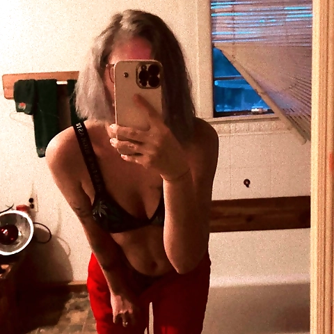 - OnlyFans profile picture