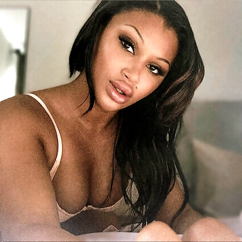 - OnlyFans profile picture