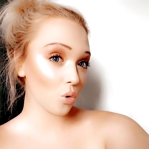 - OnlyFans profile picture