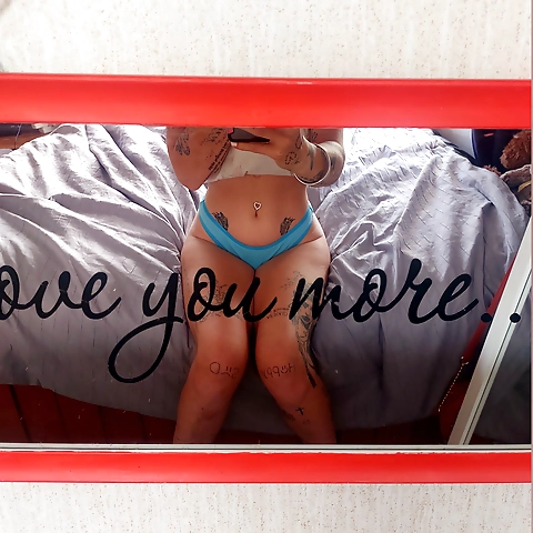 - OnlyFans profile picture