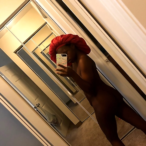 23 years old with a nice round ass and a tight pussy🥵 OnlyFans profile picture