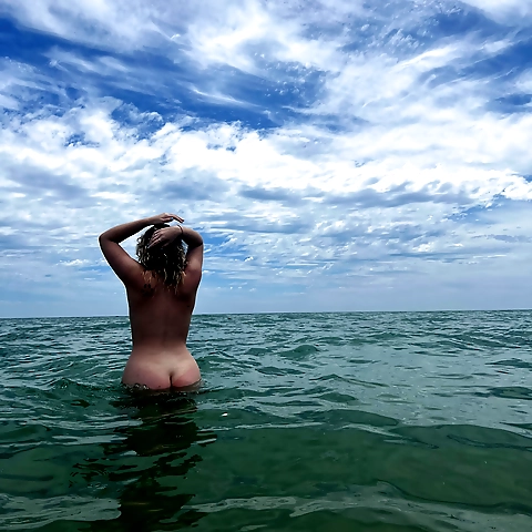 - OnlyFans profile picture