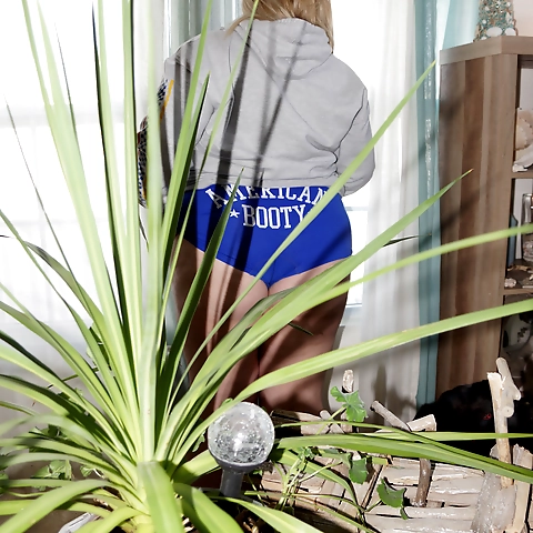 - OnlyFans profile picture